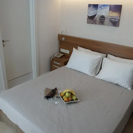מלון Aria Boutique 3*