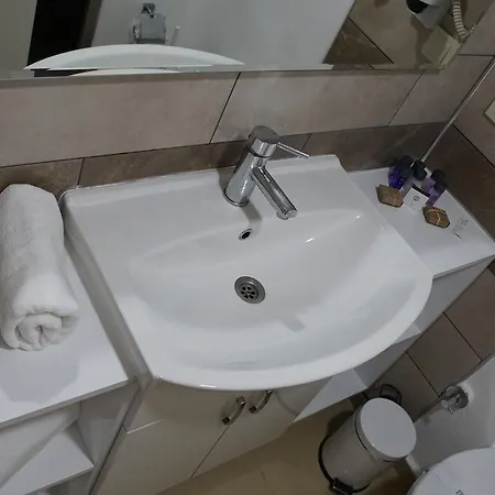 Aria Boutique ホテル 3*